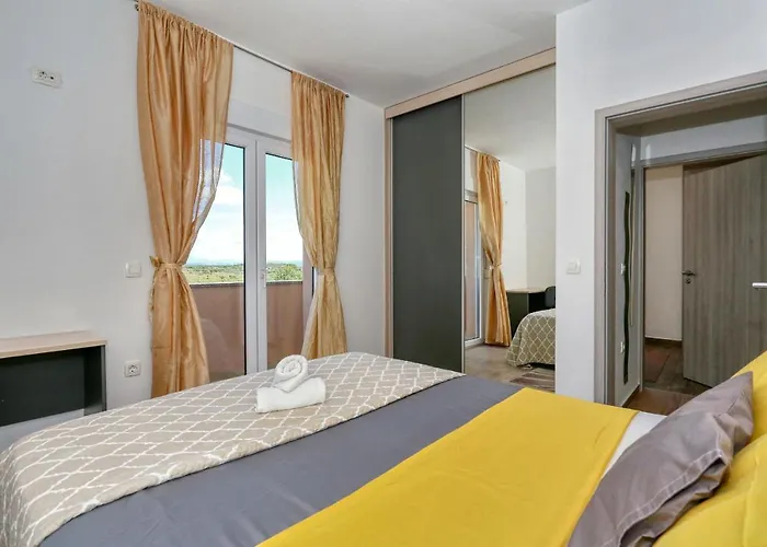 Zanic アパート ザダル